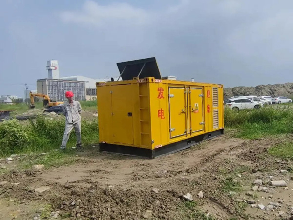 古塔200KW柴油发电机机组每小时的油耗量受哪些因素影响？