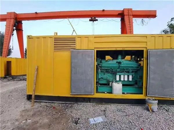 古塔冬季低温环境下，500KW发电机组应该选择什么类型的启动电瓶？
